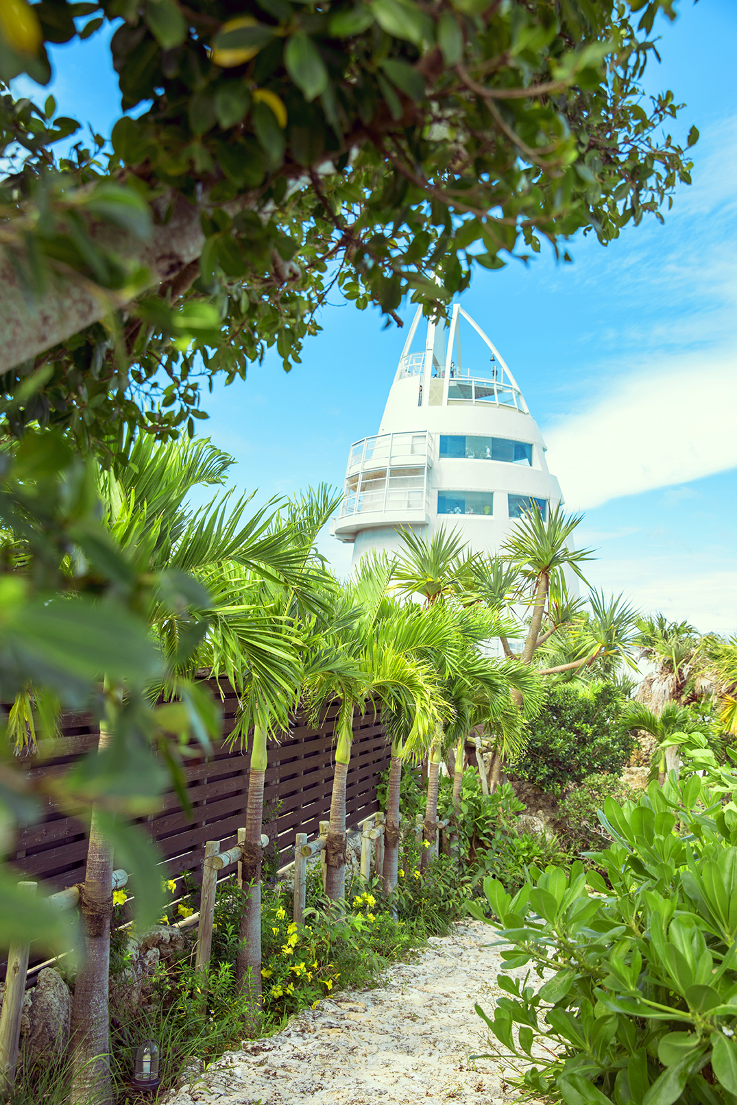 古宇利島 空と海の教会 Be Okinawa Resort Wedding この大きな碧 愛に包まれて 私たちは今日 家族になる